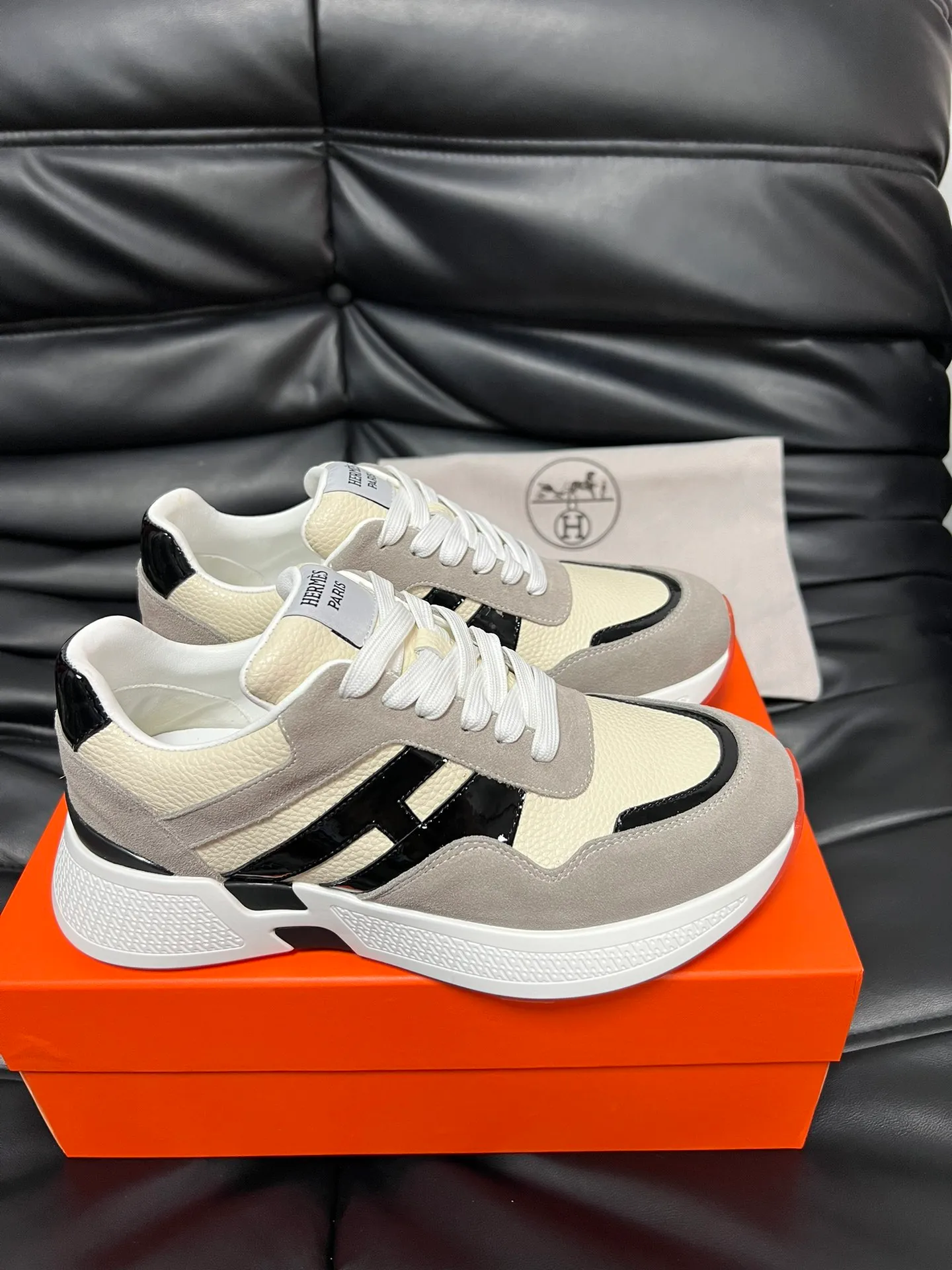 [HERMES] Hermès men's shoes 💰520💰 - High-end quality original order - Upper: 🔝 tumbled calfskin, suede calfskin, shoe body sewn with H pattern - Lining: water-dyed cowhide - Outsole: ultra-light T men's shoes 💰U foam rubber; two-color molded outsole - Super high quality control, fine workmanship: highlighted (high-end, luxury, grade) -Size : 39-44 (38, 45 can be customized)